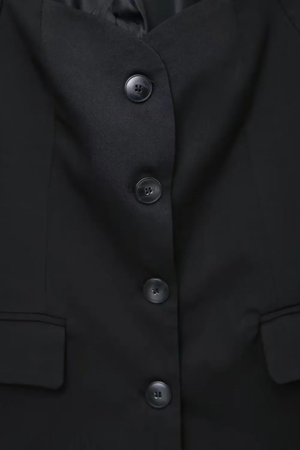 'Amelia' Black Heart-Neck Slim Blazer Jacket