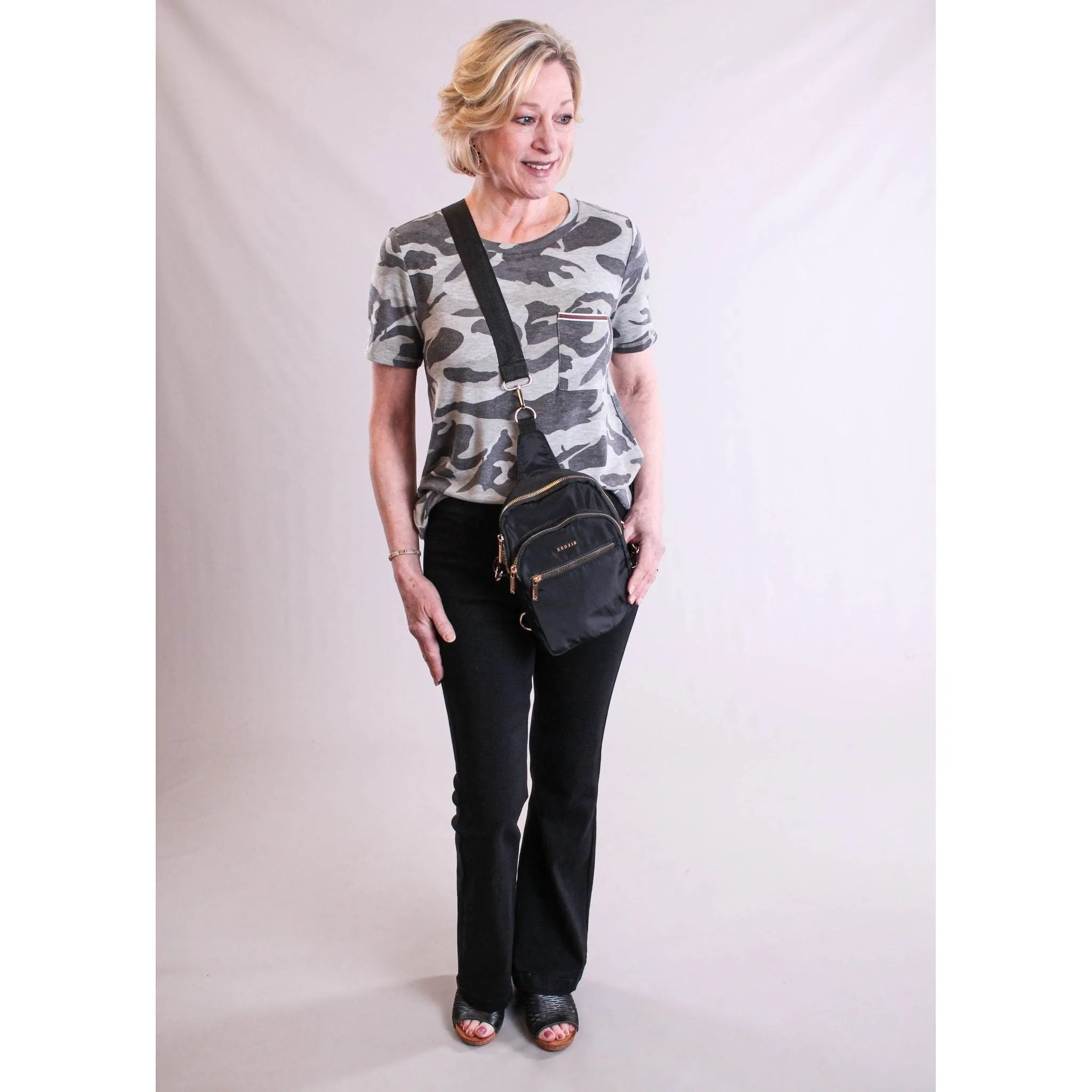 Cello Mid Rise 30" Flare Jegging in Black