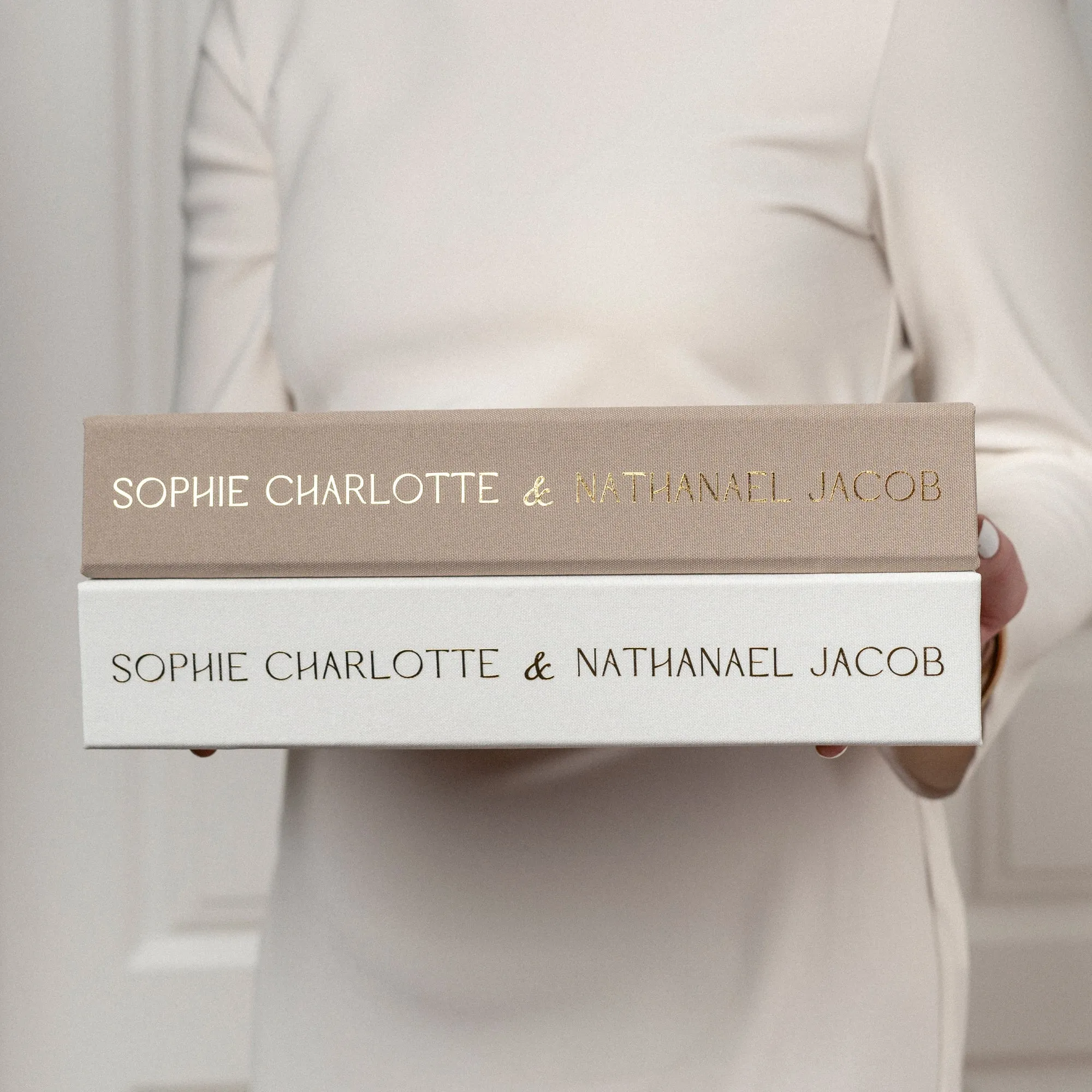 Silky White   Real Gold | Guest Book ♡