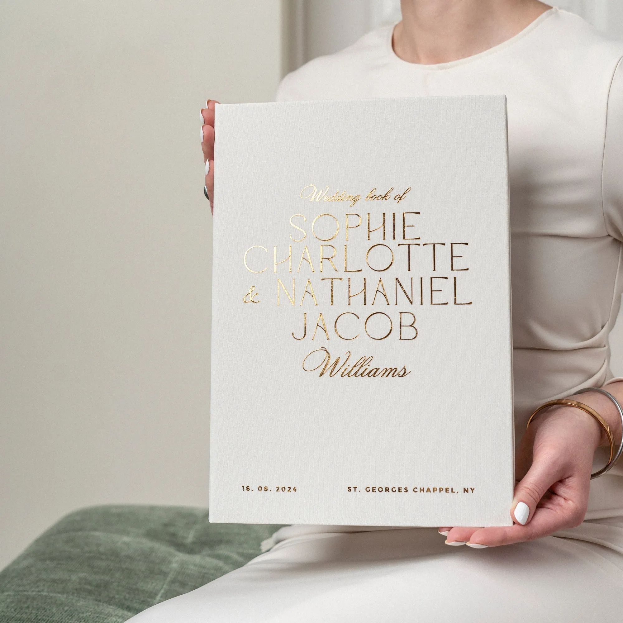 Silky White   Real Gold | Guest Book ♡